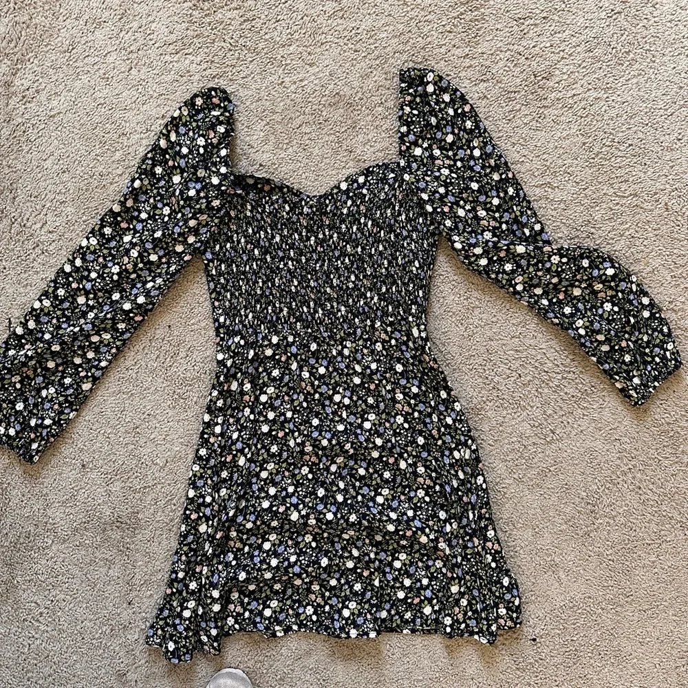 Reformation Spring Dress - Picture 4 of 5